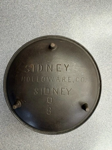 Sidney Holloware Co # 8 Cast Iron 3 Leg Bean Stew pot Kettle Hard to Find