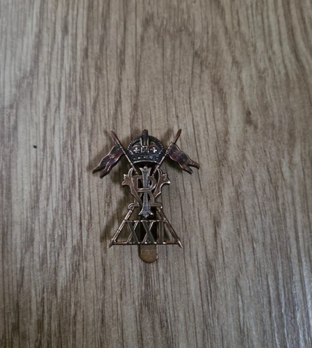 BRONZE KC OFFICER'S WW1 21st. LANCERS CAP BADGE