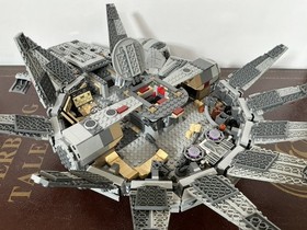 LEGO Star Wars: Millennium Falcon (75105)