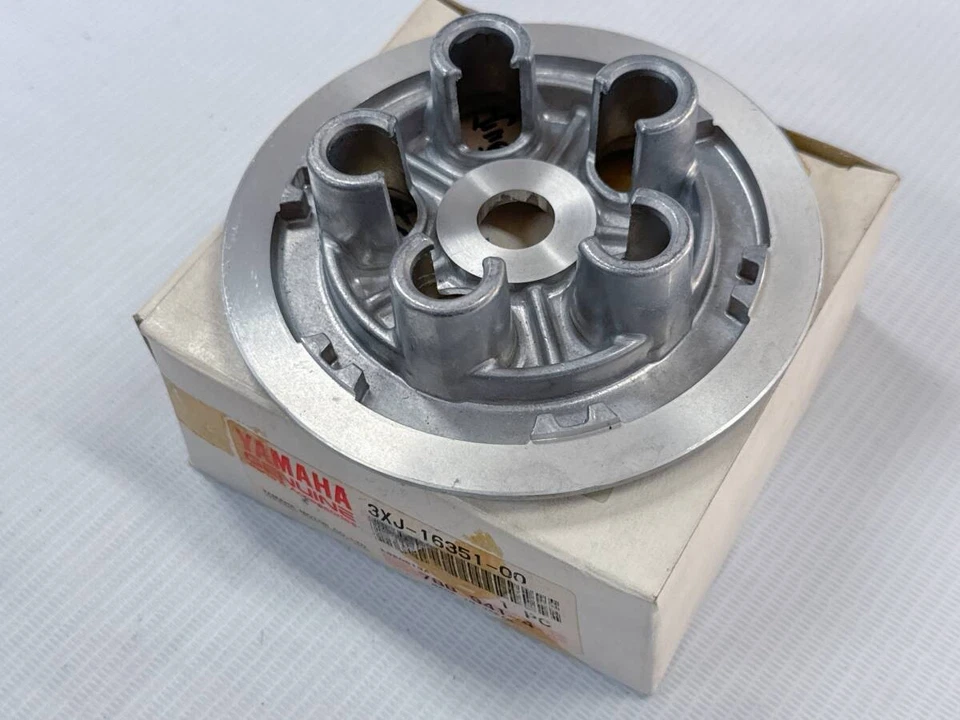 Placa de presión de embrague genuina Yamaha YZ125 3XJ-16351-00 Foto 3 de 4