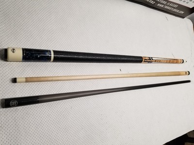 Viking B5181 Cue With Action Case Barret Carbon Fiber shaft
