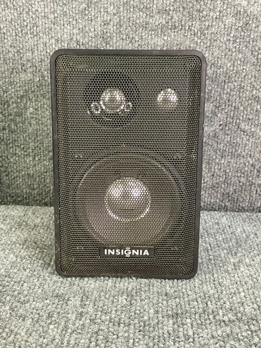 Insignia 3-Way Speakers Pair πΆ IS-SP3WAY Stereo Surround Sound π Indoor/Outdoo - Picture 4 of 21