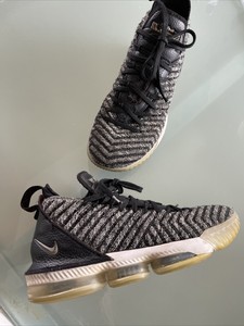 lebron 16 330