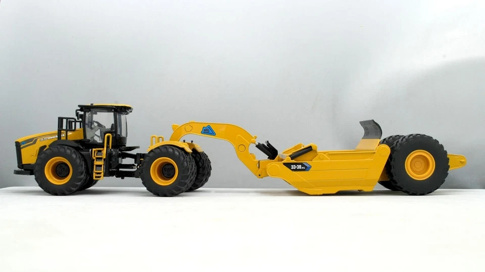 1:50 SPECCAST MOBILE TRACK SOLUTIONS 3630 Switchback Tractor & 33-38XL Scraper - Image 2 of 4
