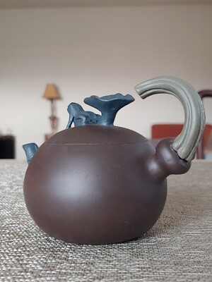 宜兴紫砂壶荷塘蛙鸣蔓藤把茶壶Chinese Yixing Zisha Purple Clay