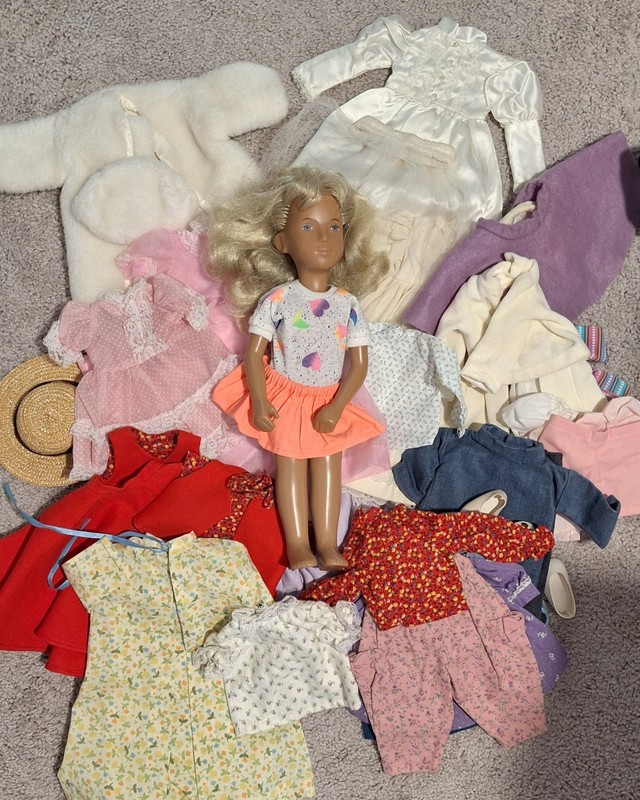 Original vintage blonde Sasha doll with clothing lot 50pc
