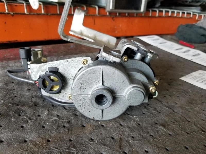 2010 Lincoln Navigator Lid Motor Pull Down 583088 Foto 2 de 4