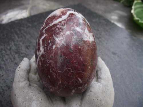 Red Serpentine Marble ? Carved & Polished Ornamental Decorative Stone Egg - Picture 4 of 13