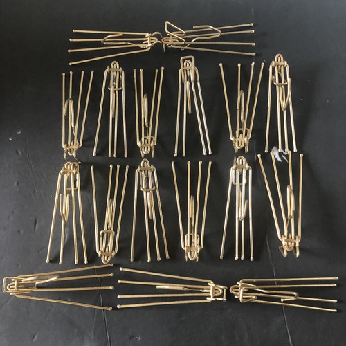 17 Vintage 4-Prong Pinch Pleat Drapery Curtain Gold Hooks 31/2” - Picture 2 of 7