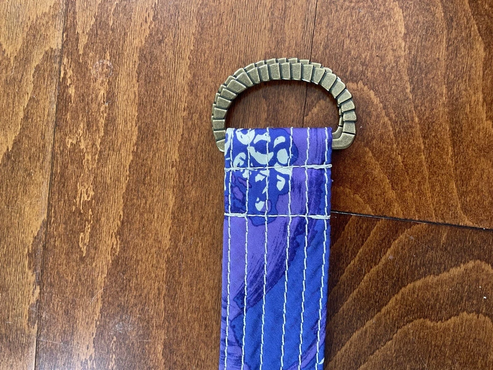 J. Cinturón de seda floral púrpura y blanco Crew nuevo sin etiquetas - talla S/M - 40" de largo Foto 3 de 4