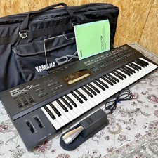 Yamaha DX7II FD FM Synthesizer 61-Key Vintage Keyboard w/ Case Japan Used