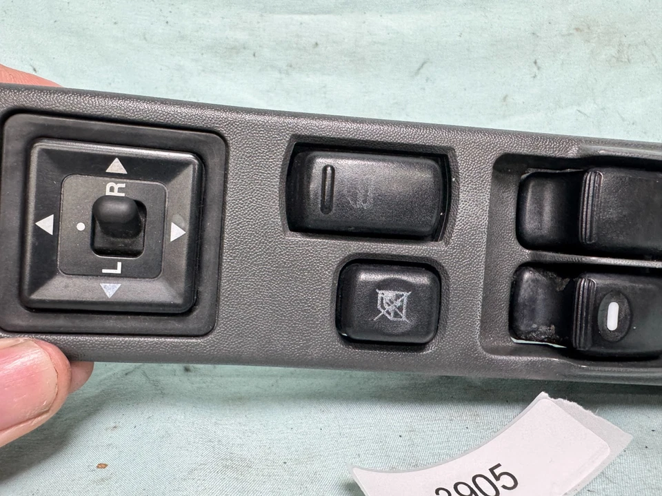 Interruptor maestro de ventana eléctrica conductor izquierdo Mitsubishi Montero Sport 1997-2004 Foto 3 de 4