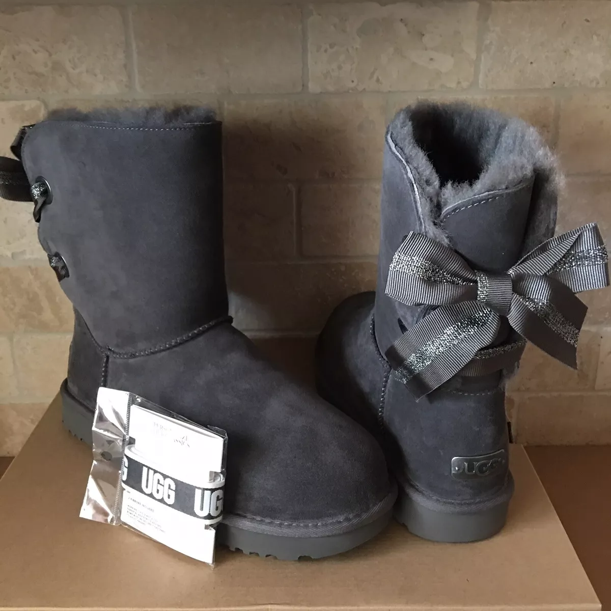 Ugg grey bow deals