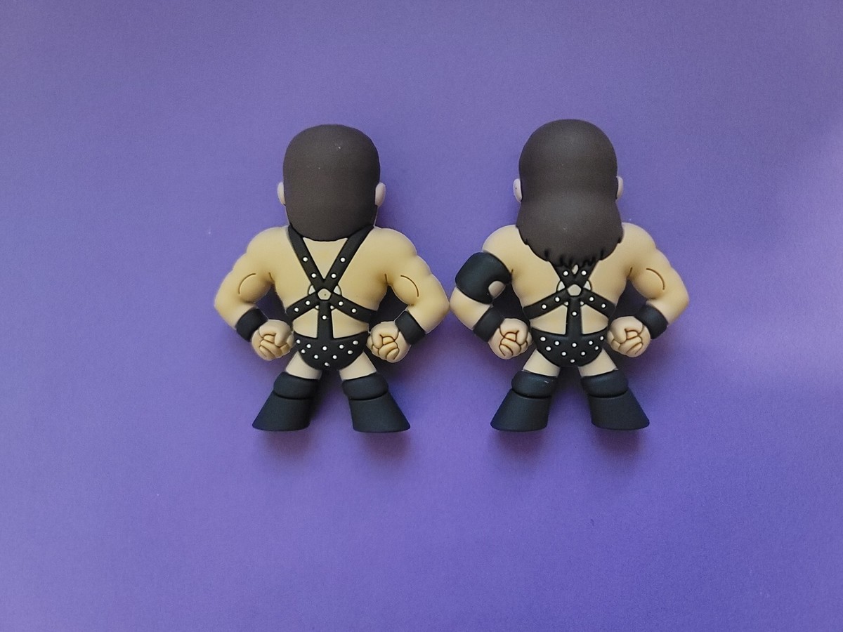 開封品！WWE（WWF）デモリッション　スマッシュ&アックス 2体セット！ Demolition Ax & Smash WWE/WWF Jakks Classic Signed Triple