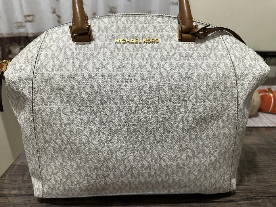 CARTERA GRANDE MICHAEL KORS FIRMA RILEY VAINILLA NUEVA CON ETIQUETAS AUTÉNTICA Foto 3 de 4