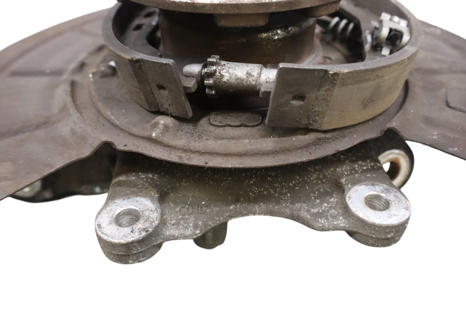 14-17 Maserati Ghibli Rear Right Passenger Spindle Knuckle Hub 670006805 Oem