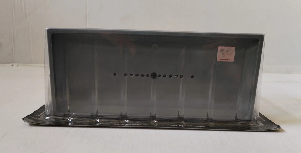 铃木 RGV500 GP 2000,1/18 MOTOGP 摩托车,肯尼·罗伯茨 JR,阿尔塔亚 — 第 4/4 张图片