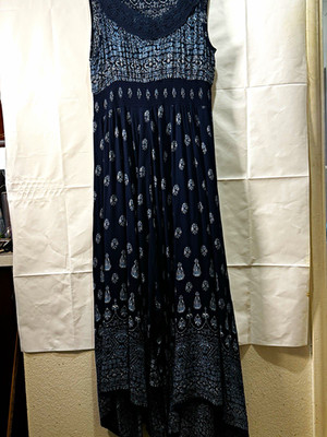Bila Women s Blue Paisley Maxi Dress Sleeveless Crochet Trim Scoop Neck M