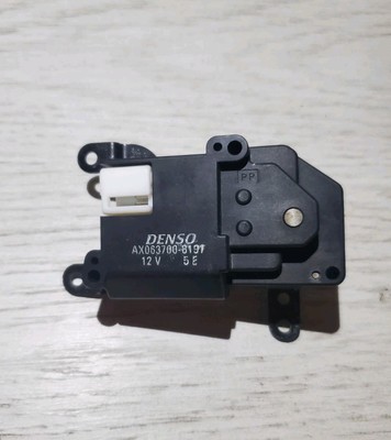 2001-2007 TOYOTA SEQUOIA 4.7L A/C , HEATER , AIR VENT FLAP