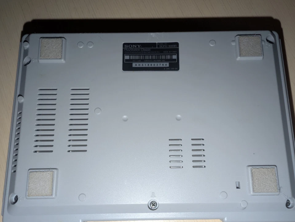 Sony PlayStation Classic Mini con 1 mando SCPH-1000R PS1 probado funcionando Foto 4 de 4