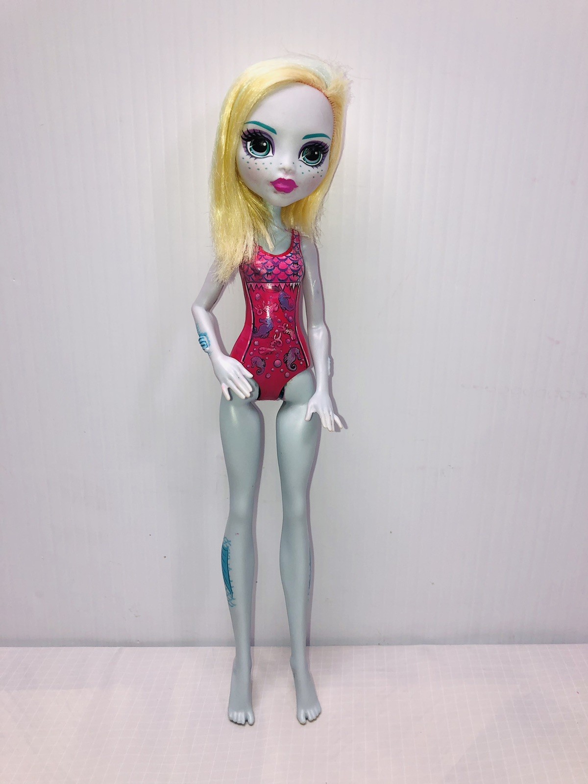 Monster High Laguna Blue Doll Short Blonde Hair Seahorse Gre