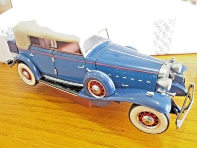 FRANKLIN MINT - 1932 CADILLAC V-16 1:24 Die Cast Model Car - Blue, Box, Papers