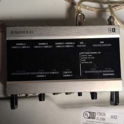 Native Instruments Audio 8 DJ USB Audio/MIDI Interface, 4 Channels, RCA, MIDI I 