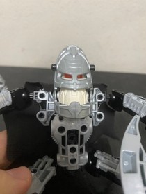 Lego Bionicle VEZON & KARDAS, 10204, 100% Complete, Mint, EXCELLENT!