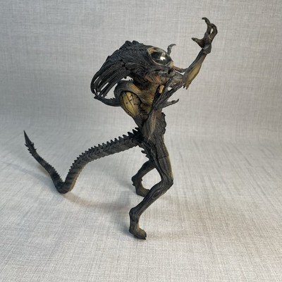 Neca Alien VS Predator Requiem Hybrid Reel Toys open Mouth Variant Loose