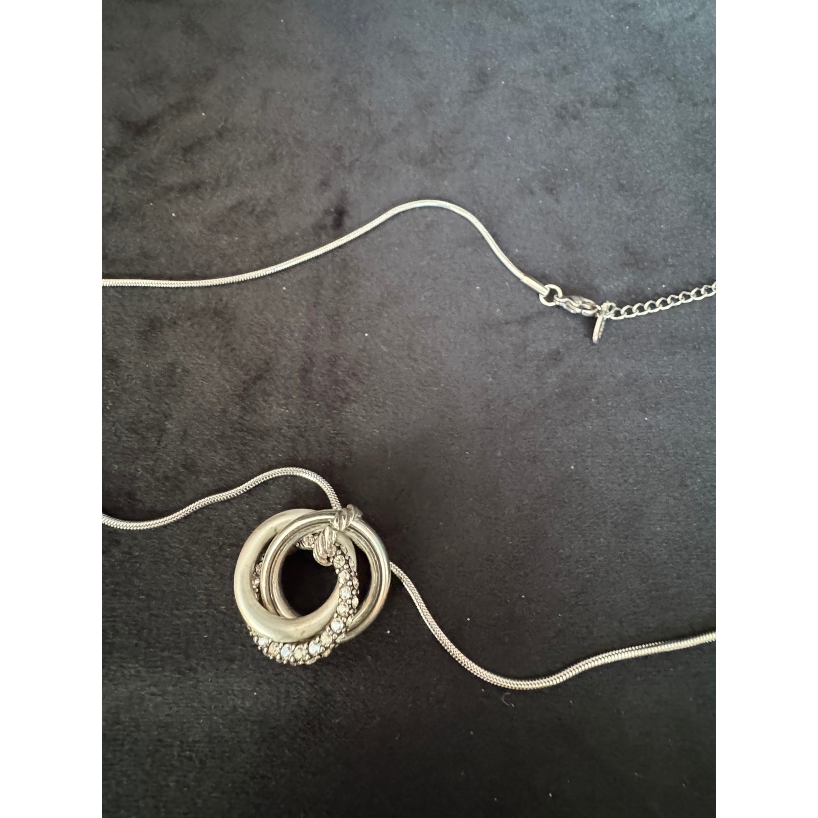 Silver Tone Three Interlocking Ring Necklace 20” … - image 4