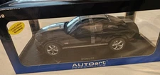 1 18 AUTOART 73118 Officially Licensed Black with Silver Stripes 2007 Shelby GT