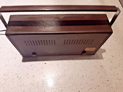 Vintage SANYO Dual speaker AC/DC Super Fringe Radio 8CA-374 TESTED