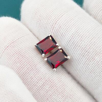 4.30 Ct Natürliche Rote Granat Solitaire Ohrstecker Sterlingsilber