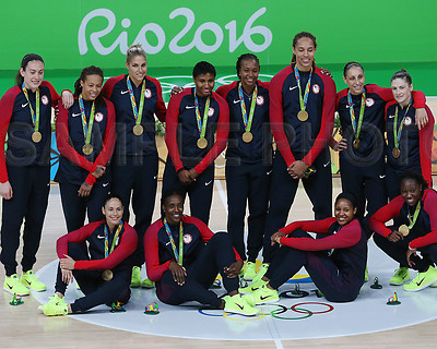2016 USA Women's Olympic Basketball Gold Medal RIO Brazil 8x10 Team Photo #4