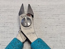 Erem 2442P 5" Flat Nose Pliers – Smooth Jaws & Ergonomic Handles For Precision Bending And Gripping