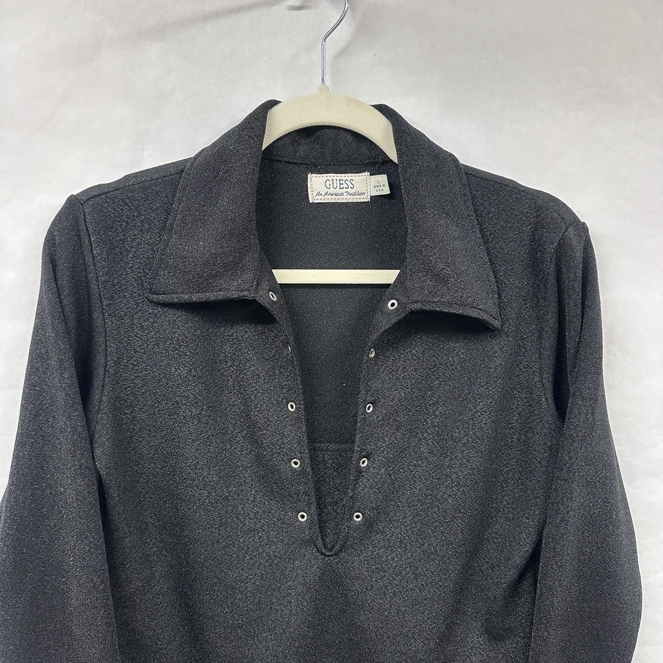 Blusa de poliéster vintage anos 90 Guess USA frente de renda preta grande manga longa - Imagem 2 de 4