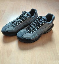 Genuine Nike Air Max 95 Men's Low Top Shoes Black Grey Size UK 6 EU 40.