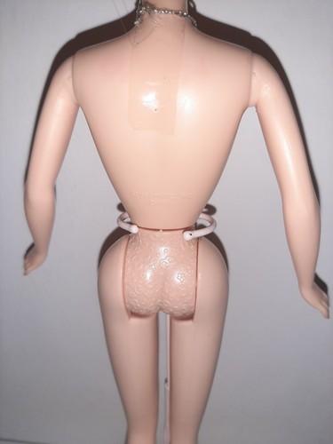 BARBIE HOLIDAY CELEBRATION 2001 MAGIA DELLE FESTE NUDA CON GIOIELLI NON GIOCATA - Foto 11 di 12