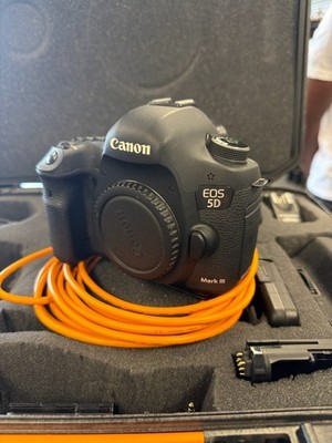 Canon EOS 5D Mark III 22.3MP Digital SLR Camera - Black (with EF L