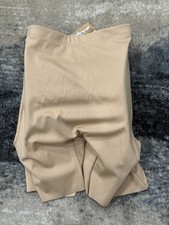 Skims Body Hip Shaping Mid Thigh Short BO-SHO-7650W NWT Size S Colour Clay