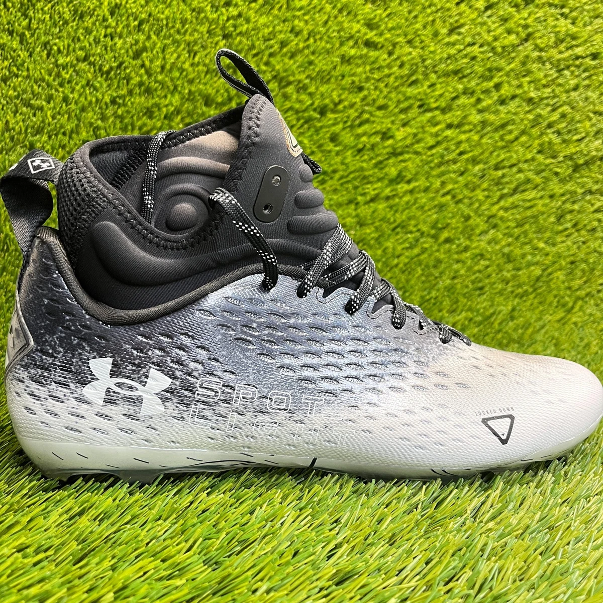 Under armour 11.5 US Black Football Shoes & Cleats for Men  display picture 3