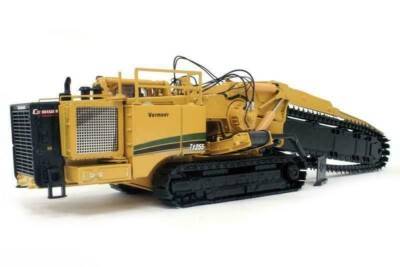 Vermeer T1255 Commander 3 　　1/50 Vermeer T1255 Commander 3 with Terrain Leveler - TWH 1:50 Scale