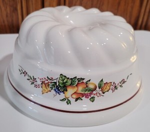 Ceramic Fruit And Vine Pattern Jello Mold Wall Hanging Vintage 7 1/4" x 3 1/4"
