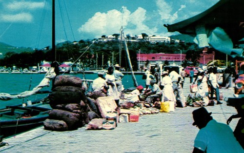 Postcard waterfront market scene, Charlotte Amalie, St. Thomas, Virgin Islands - 第 1/2 張圖片