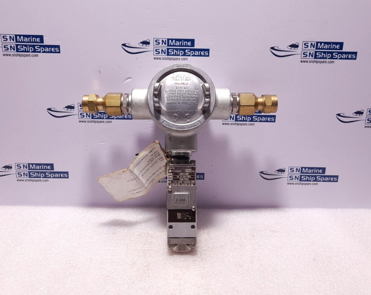 ITT Neo Dyn 132P41C6B Adjustable Pressure Switch With Crouse Hinds 0101639