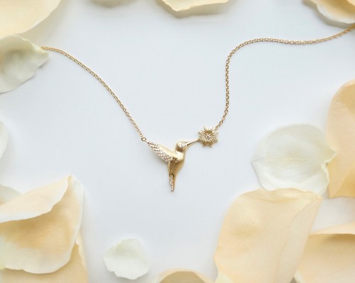 18K Solid Gold Natural Diamond Hummingbird Daisy Necklace - Picture 2 of 8