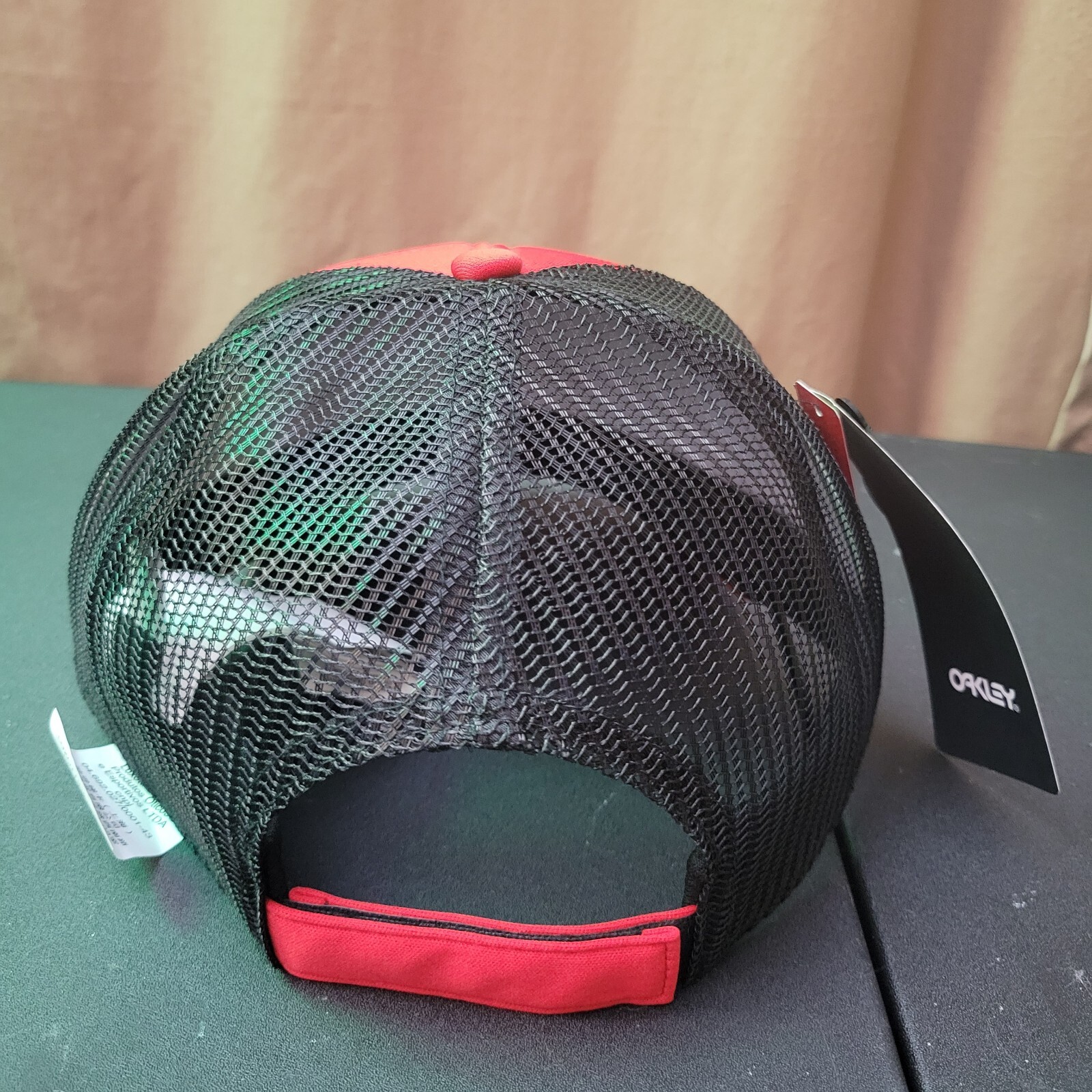 Oakley Factory Pilot Hat Mesh Six Panel Hook & Loop Adjustable Red Black One SZ