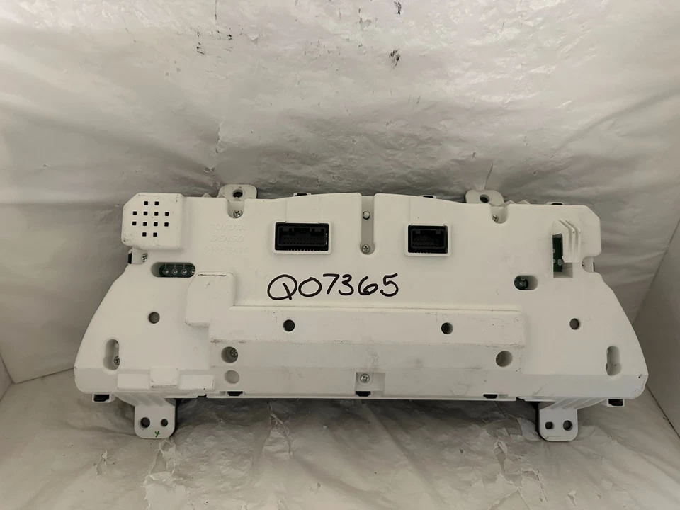 Speedometer Instrument Cluster 2010 2011 Toyota Camry 2.5L 4Cyli. 115,666 Miles - Image 2 of 3