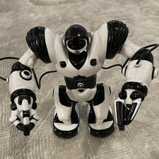 WowWee Robosapien Humanoid Toy Robot 14" 2004 no Remote working