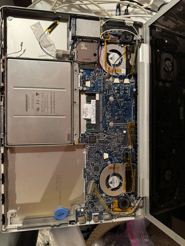 PARTS - Apple MacBook Pro 15.4" Laptop - MA464LL/A (January, 2006) ? - Image 2 of 4